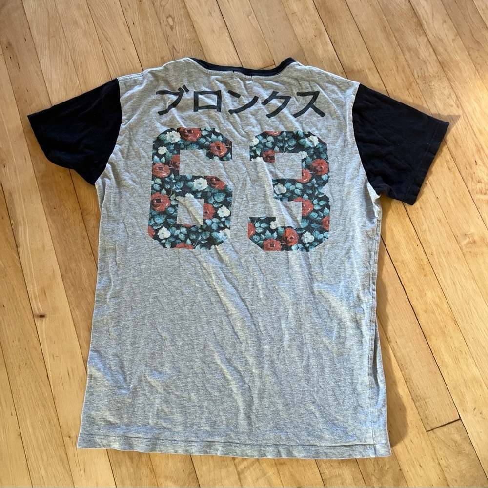 Poolhouse Floral Graphic woman’s Shirt - Gray and Black